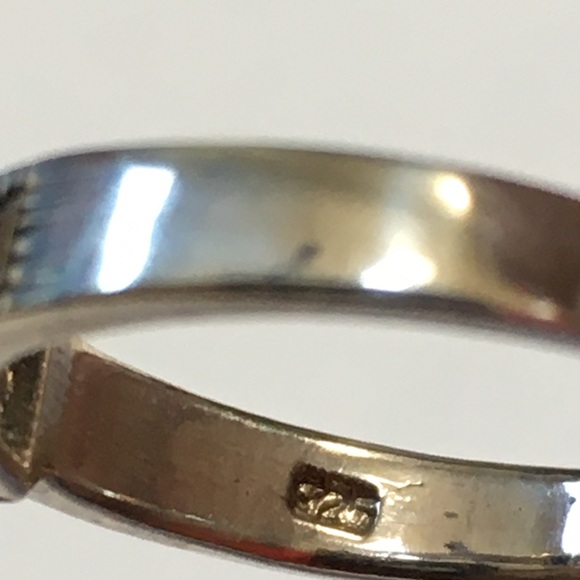 Sterling Silver Garnet & Marcasite Ring - Picture 4 of 4